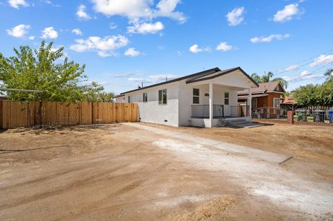 A home in Dinuba