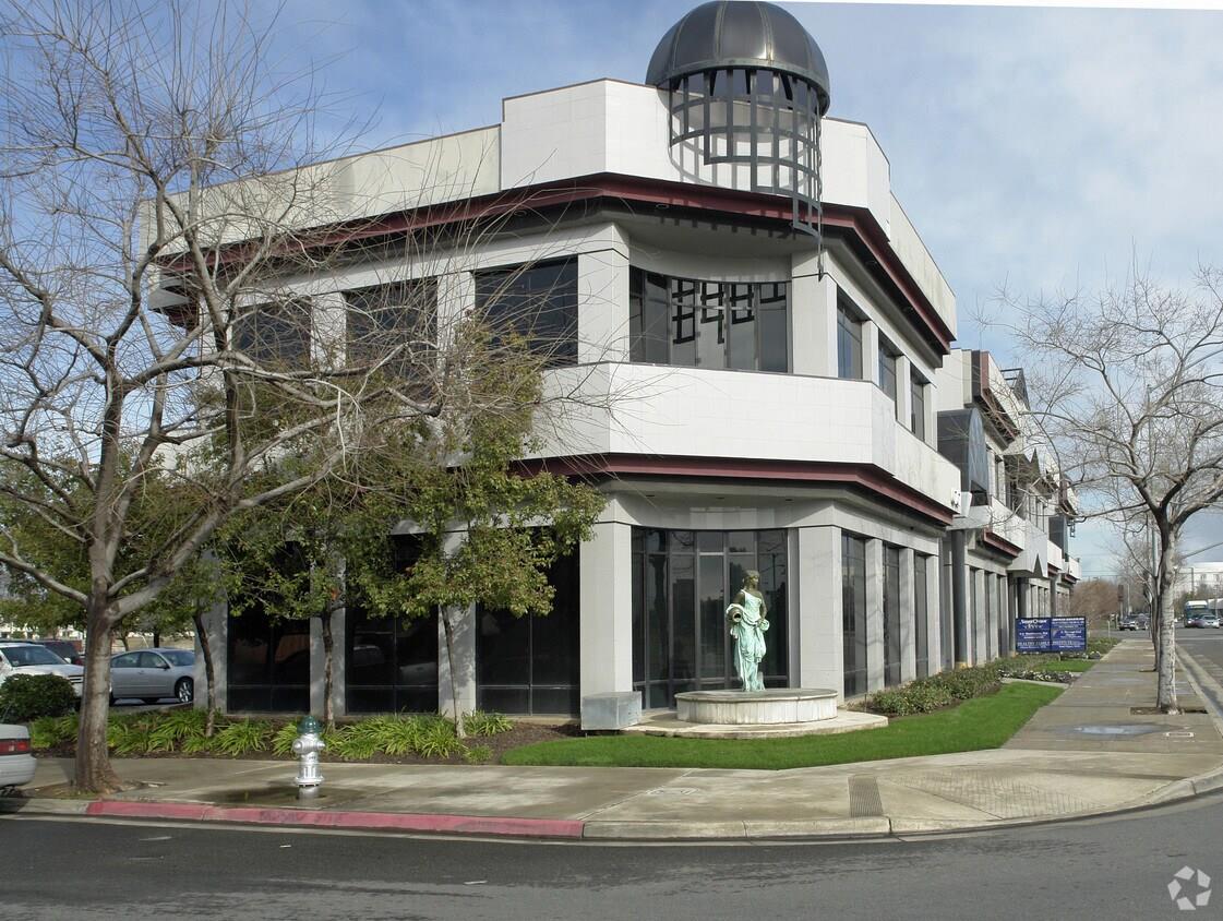 6767 N Fresno Street