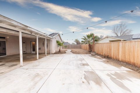 A home in Lemoore