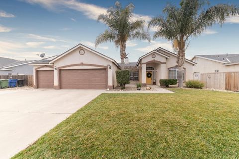 A home in Lemoore