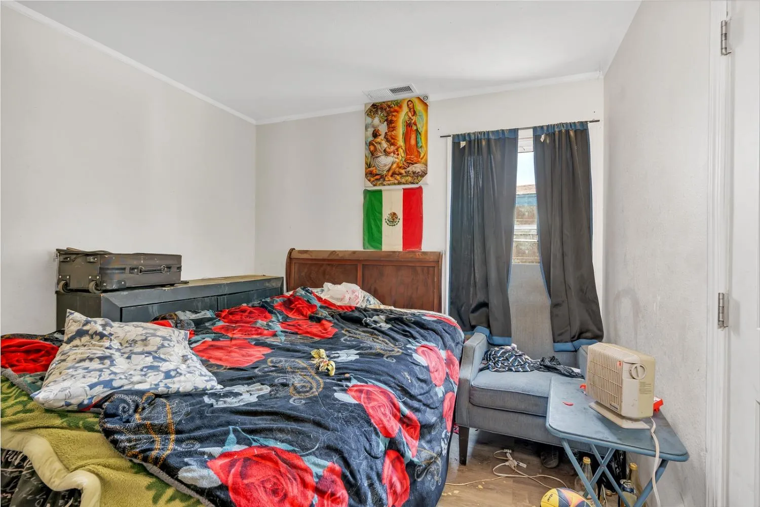 Fresno, California 93702, United States, 3 Bedrooms Bedrooms, ,1 BathroomBathrooms,Residential,Pending,128733