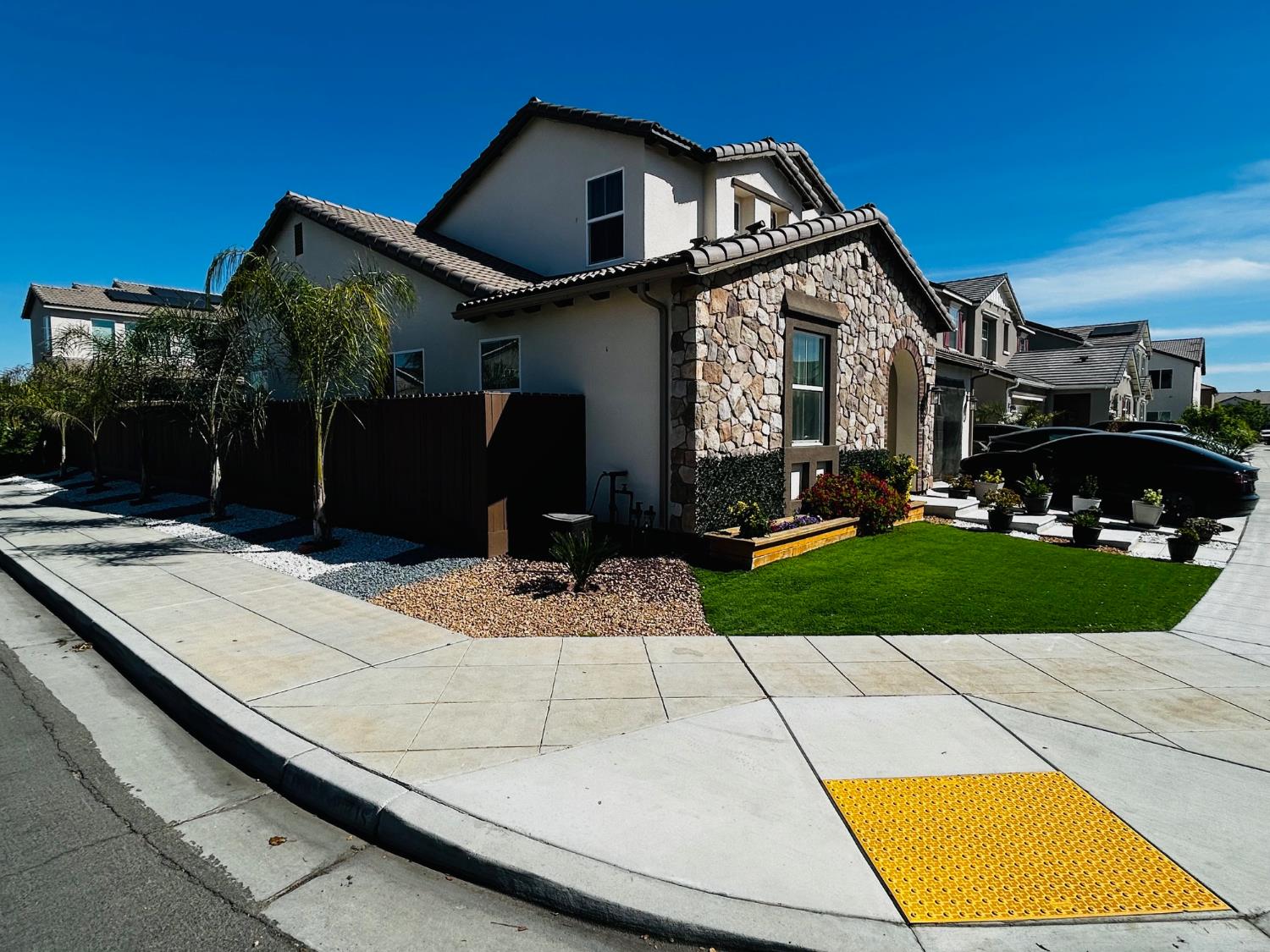 4382 N Casey Avenue - Photo 2