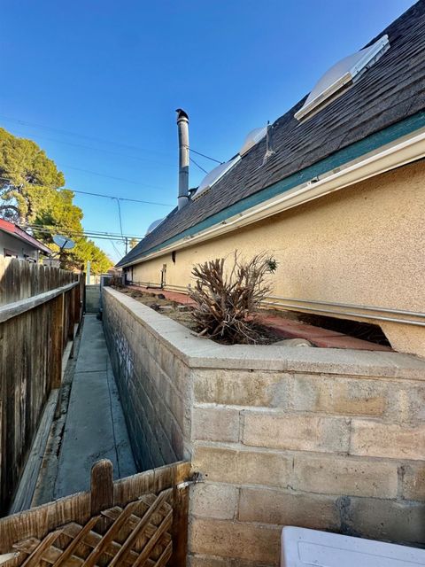 A home in Coalinga