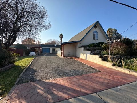 A home in Coalinga