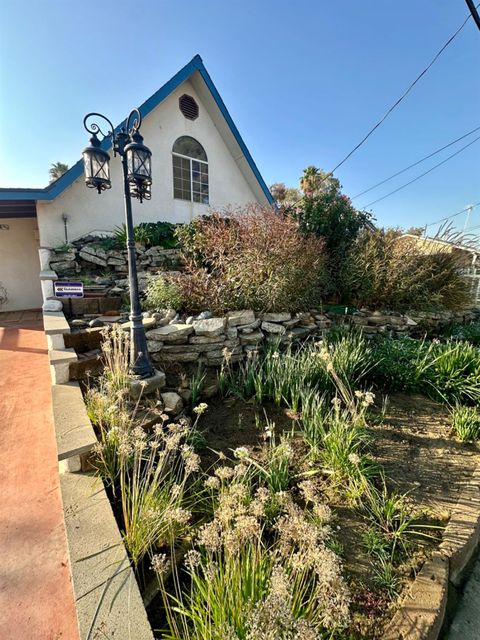 A home in Coalinga