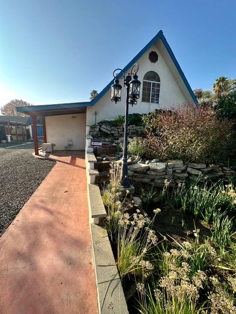 A home in Coalinga