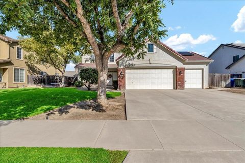 A home in Lemoore