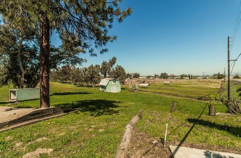 A home in Reedley