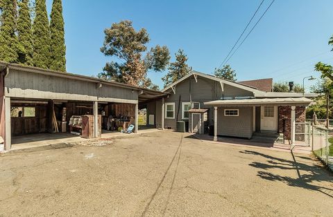 A home in Reedley