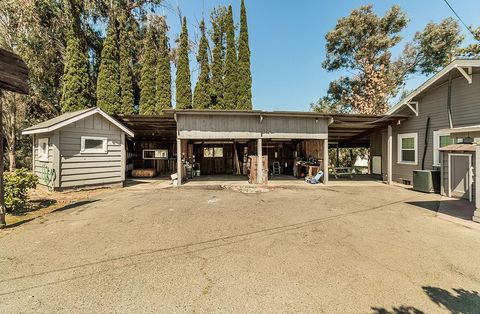 A home in Reedley