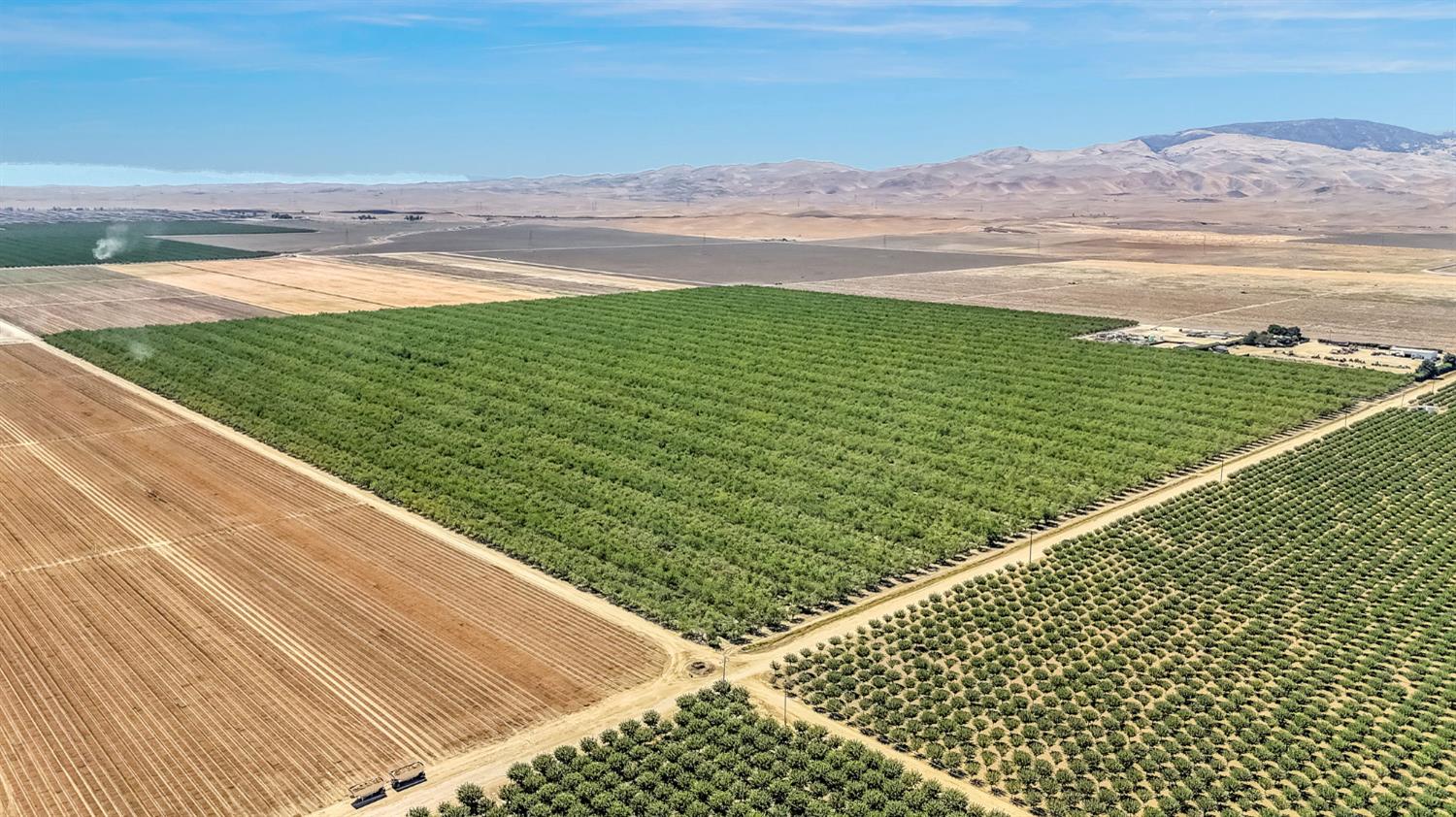 26457 W Oakland Avenue