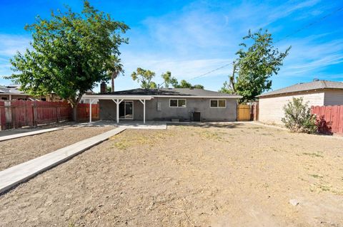 A home in Coalinga