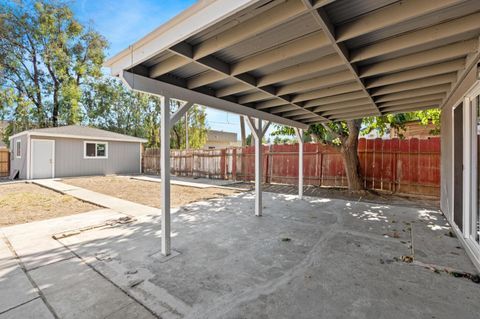 A home in Coalinga