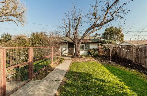 A home in Orange Cove