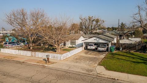 A home in Orange Cove