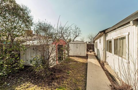 A home in Orange Cove