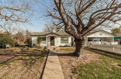 A home in Orange Cove