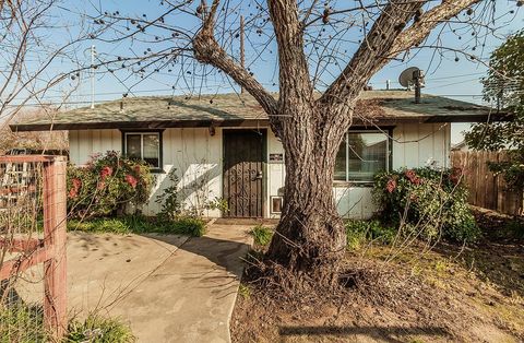 A home in Orange Cove