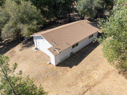 A home in Ahwahnee