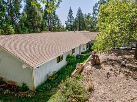 A home in Ahwahnee