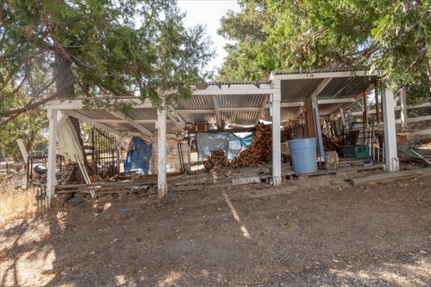 A home in Ahwahnee