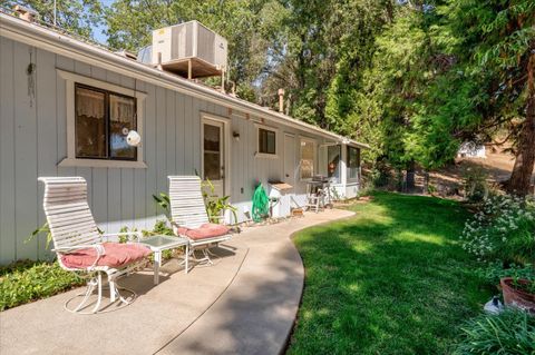 A home in Ahwahnee