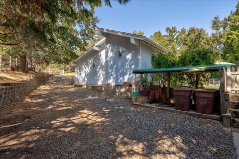 A home in Ahwahnee