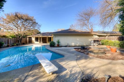 A home in Reedley