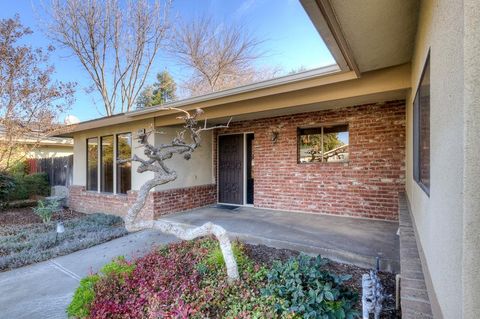 A home in Reedley