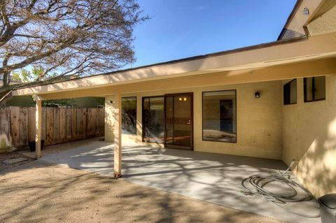 A home in Reedley