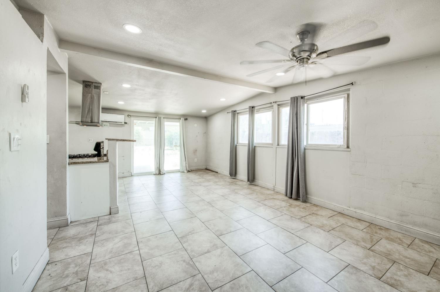 2326 E Hampton Way - Photo 4
