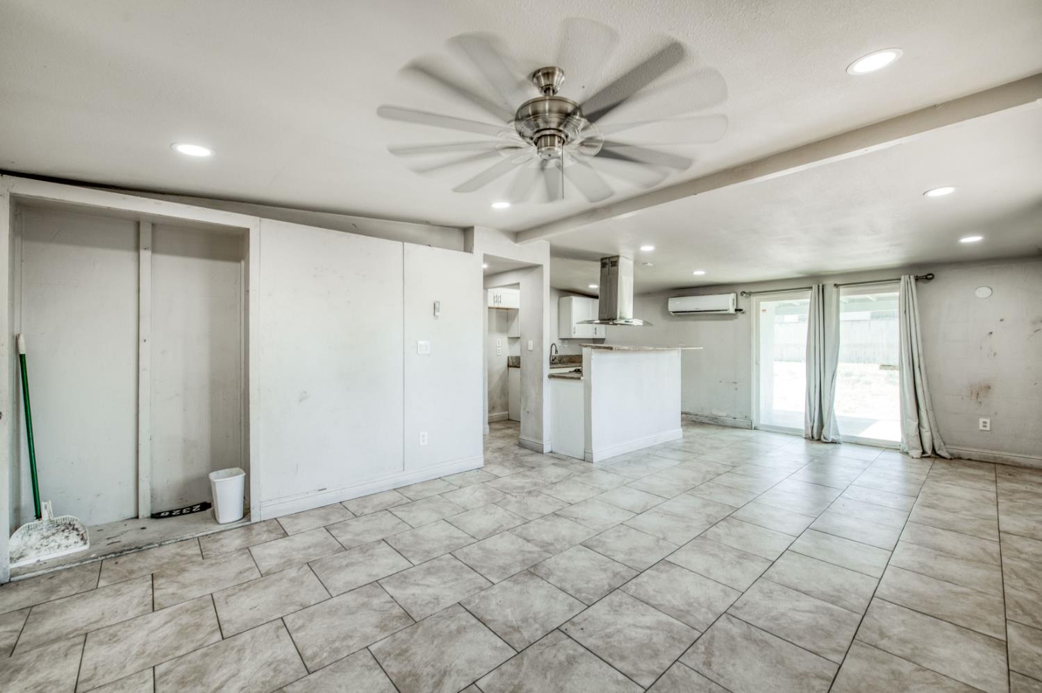 2326 E Hampton Way - Photo 3