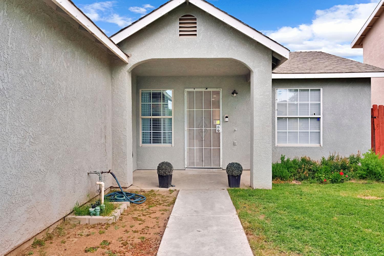 1402 N Bush Avenue - Photo 3