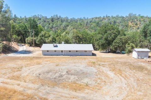 A home in Mariposa