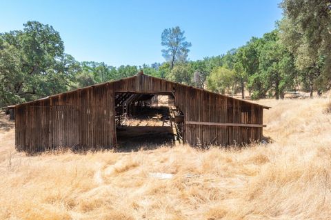 A home in Mariposa