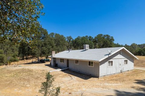 A home in Mariposa