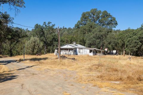 A home in Mariposa