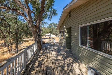 A home in Mariposa