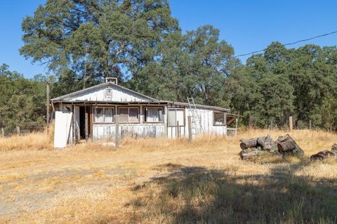 A home in Mariposa