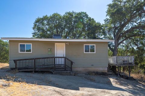 A home in Mariposa