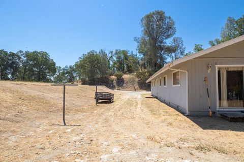 A home in Mariposa