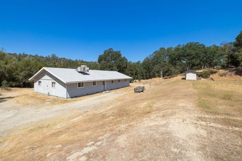 A home in Mariposa