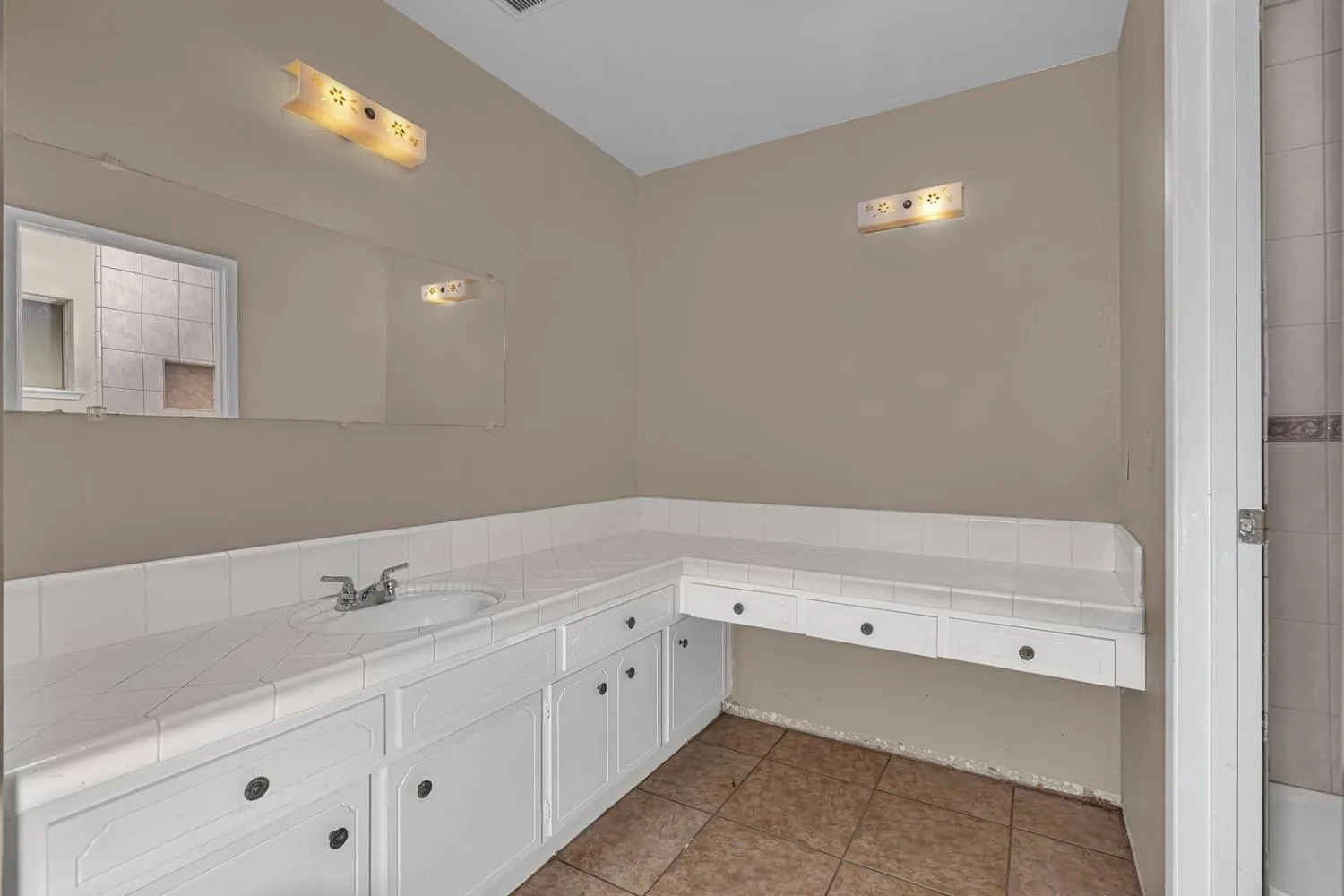 Dos Palos, California 93620, United States, 2 Bedrooms Bedrooms, ,2 BathroomsBathrooms,Residential,Active,170629