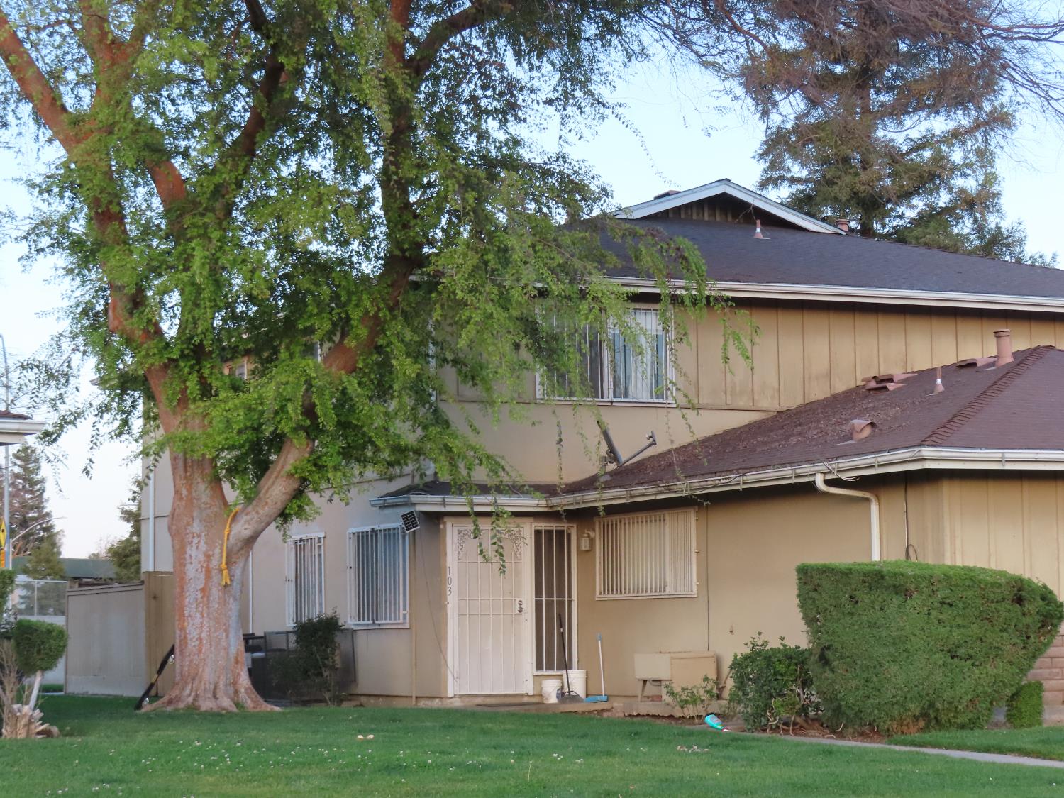 4960 N Holt Avenue 103 - Photo 2