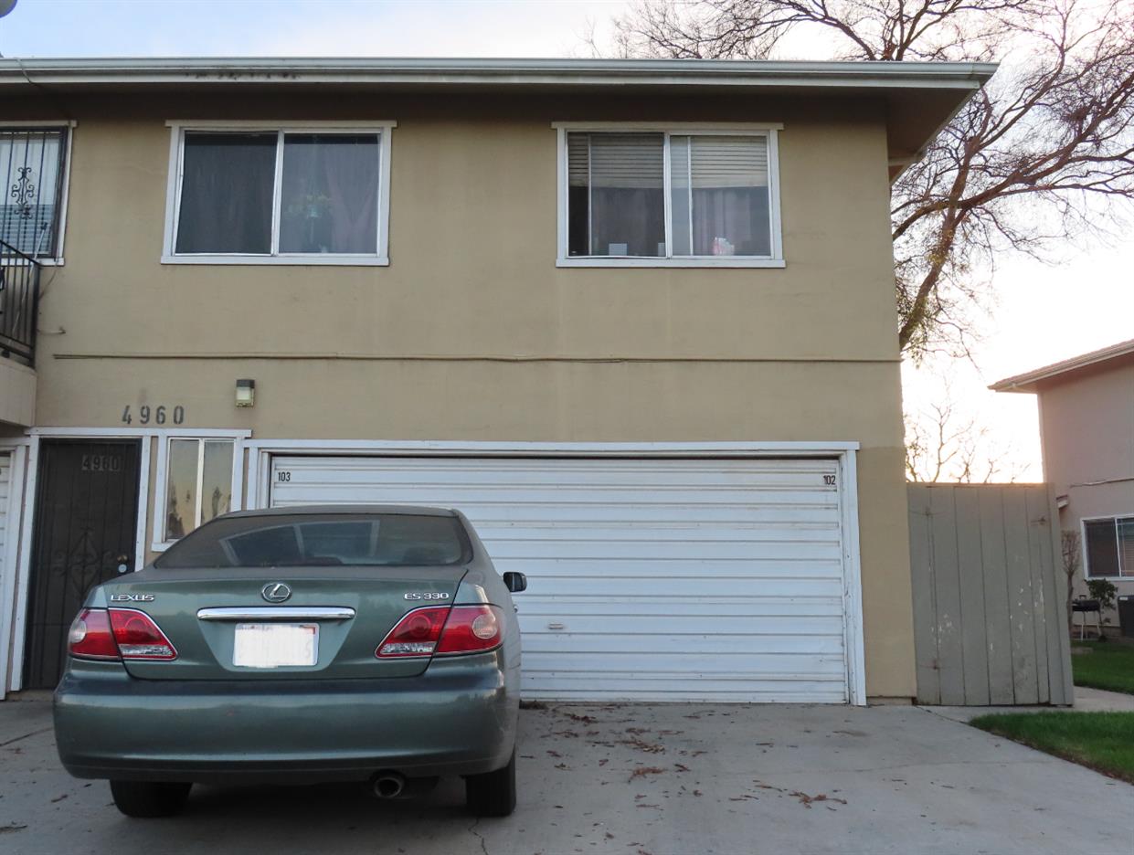 4960 N Holt Avenue 103 - Photo 3