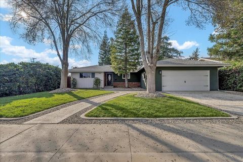 A home in Dinuba