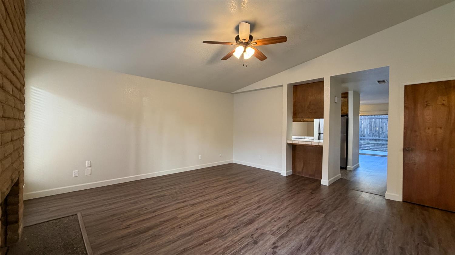 5771 N Valentine Avenue 101 - Photo 3