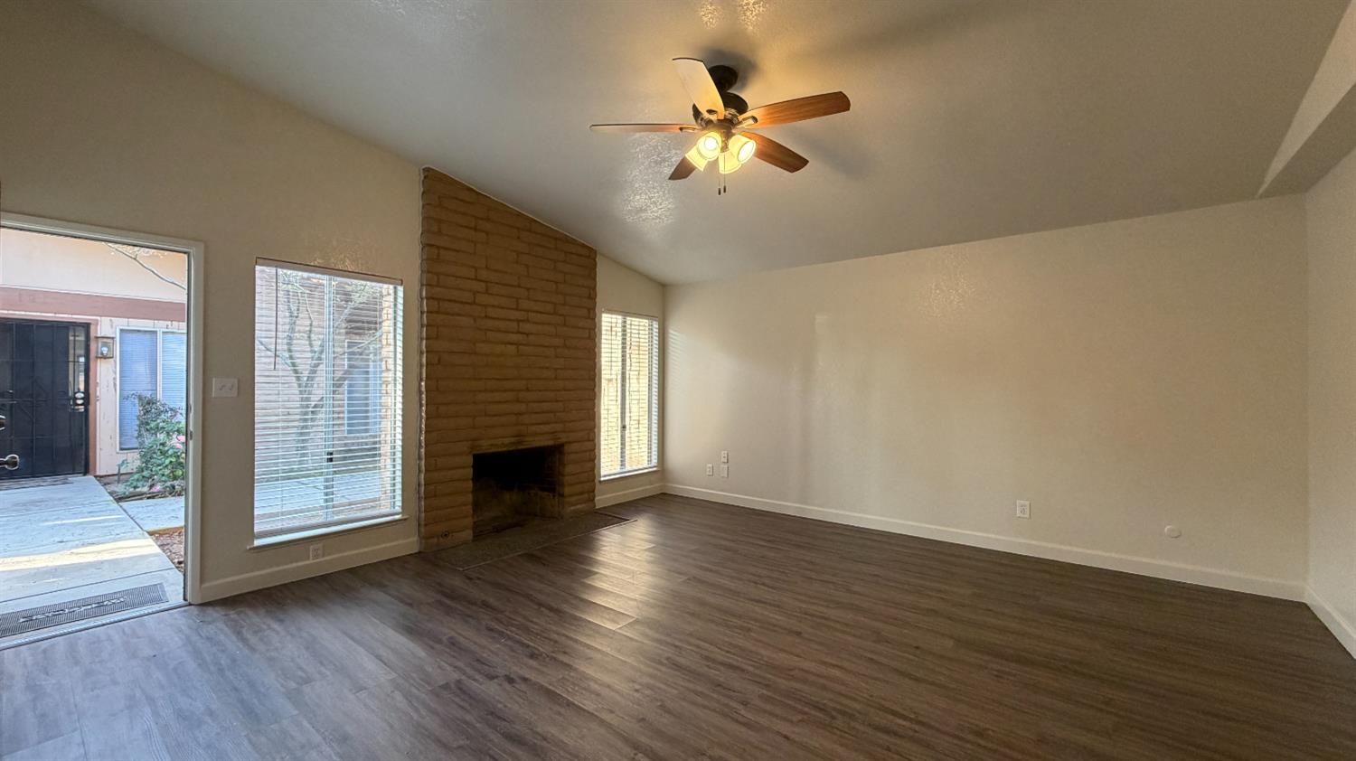 5771 N Valentine Avenue 101 - Photo 4