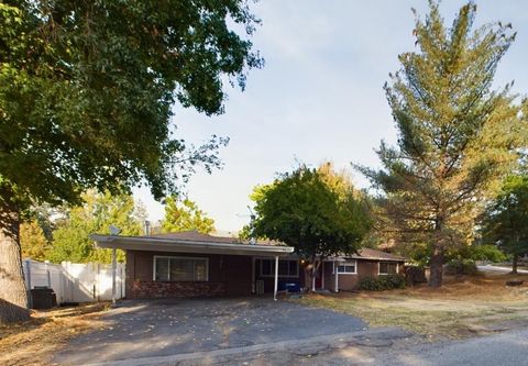 A home in Oakhurst