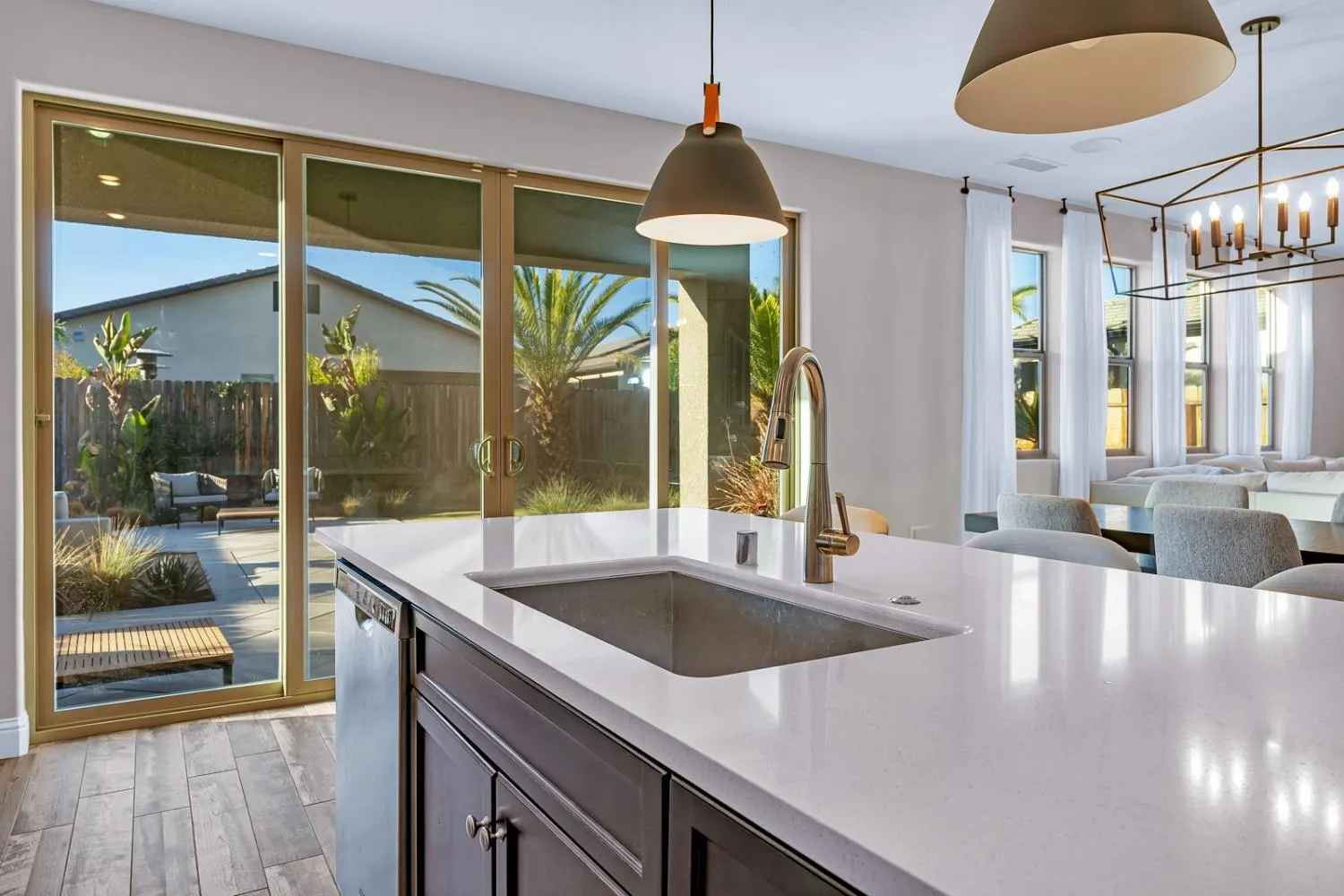 Fresno, California 93730, United States, 3 Bedrooms Bedrooms, ,3 BathroomsBathrooms,Residential,Active,36827